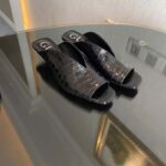 Gucci Women GG Crocodile Print Pump Square Toe Leather Sole Mid 7.6 Cm Heel - Image 2