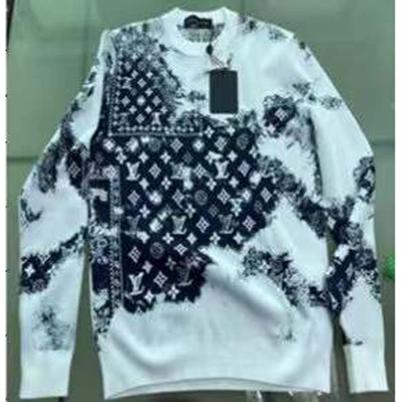 LV Monogram Bandana Crewneck🥴 🗳️🗳️🗳️ L (26L • 21W) ✨slightly  stretchable✨ 💥💥💥💥💥 ₱2400