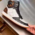 Louis Vuitton LV Unisex Rivoli Sneaker Boot Monogram Canvas Rubber Outsole - immagine 6