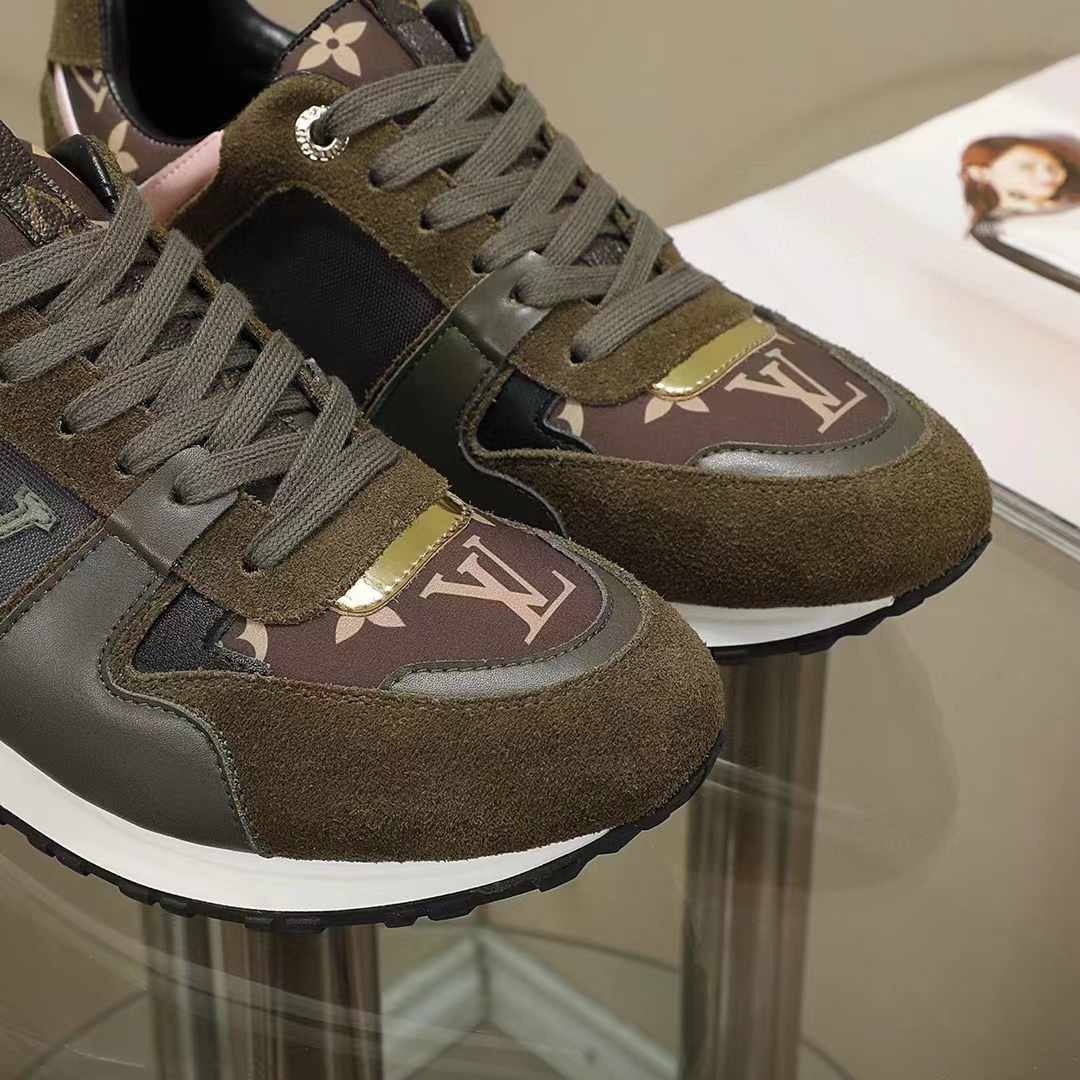 Louis Vuitton Run Away Sneaker Green. Size 06.0