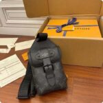 Louis Vuitton LV Unisex Saumur Slingbag Monogram Eclipse Coated Canvas Black Cowhide - immagine 3