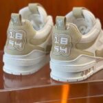 Louis Vuitton LV Unisex Trainer Sneaker Beige Monogram Denim Velcro Strap Rubber Outsole – Bild 7