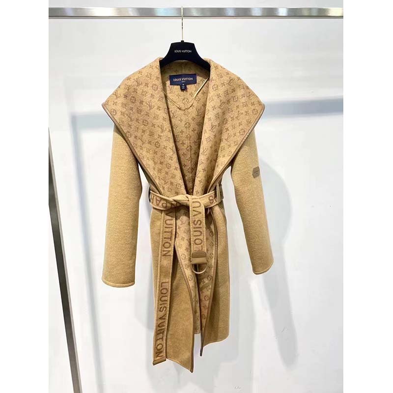 Louis Vuitton Signature Double Face Short Wrap Coat Oil. Size 36