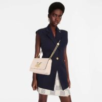 Louis Vuitton LV Women Twist MM Handbag Quartz White Epi Grained Leather (4)