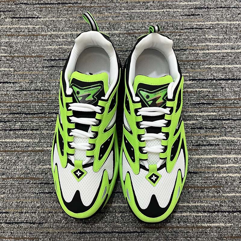 Louis Vuitton Louis Vuitton Runner Tactic Sneaker in 'vert' Green