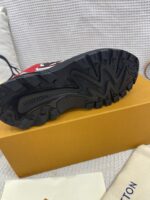 Louis Vuitton Unisex LV Runner Tatic Sneaker Red Mix Materials Rubber Monogram Flowers - immagine 11