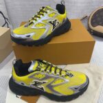 Louis Vuitton Unisex LV Runner Tatic Sneaker Yellow Mix Materials Rubber Monogram Flowers - immagine 6