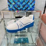Louis Vuitton Unisex LV Trainer Sneaker Blue Calf Leather Rubber Outsole Monogram Flowers – Bild 5