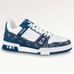 Baskets unisexes Louis Vuitton LV Trainer en cuir de veau grainé bleu monogramme gaufré denim