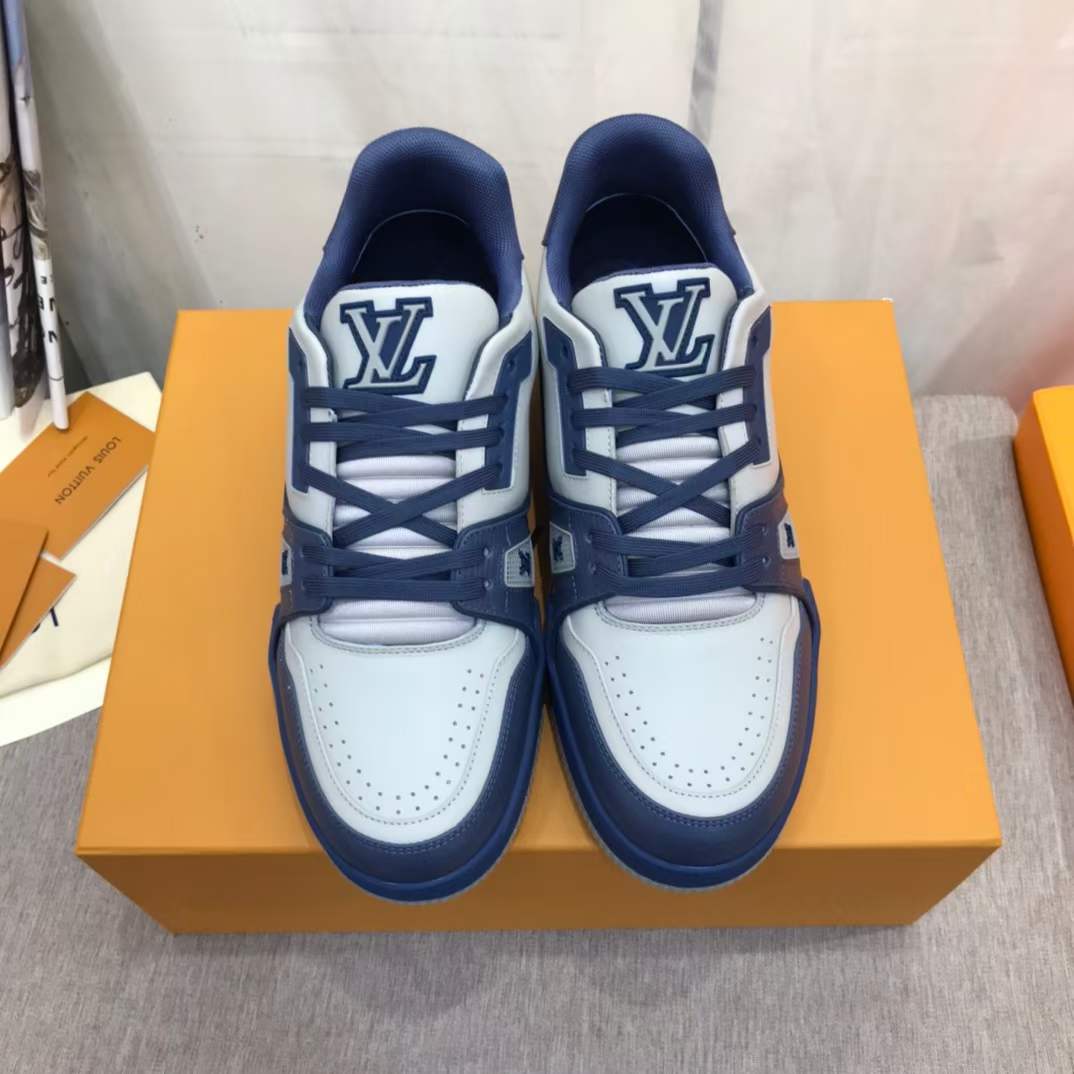 Lv trainer leather low trainers Louis Vuitton Navy size 42 EU in Leather -  28258768
