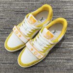 Louis Vuitton Unisex LV Trainer Sneaker Yellow Monogram Denim Rubber Outsole Monogram Flowers – Bild 4