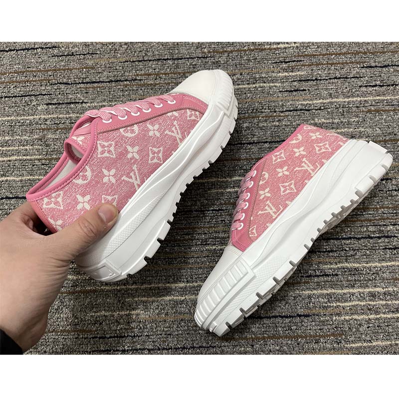 Louis Vuitton Women LV Squad Sneaker Rose Clair Pink Monogram