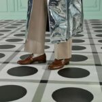 Gucci Men's GG Loafer Mirrored G Brown Leather Fringe Low 3 Cm Heel - immagine 11