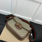 Gucci Unisex Horsebit 1955 Shoulder Bag Beige Ebony GG Supreme Canvas - Imagen 3