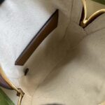 Gucci Unisex Sling Backpack Interlocking G Beige Ebony GG Supreme Canvas - Bild 10