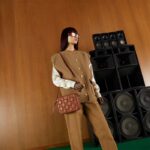 Gucci Women GG Matelassé Leather Small Bag Light Brown Double G Zip Closure – Image 12