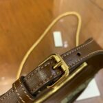 Gucci Women Half-Moon-Shaped Mini Bag Interlocking G Beige Ebony GG Supreme Canvas - immagine 9