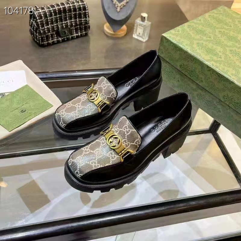 Gucci Women Loafer Interlocking G Black Leather Beige Ebony GG Supreme Canvas (11)