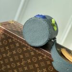 Louis Vuitton LV Unisex Chalk Pouch Granite Taurillon Monogram Embossed Cowhide Leather - Bild 5