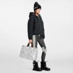 Louis Vuitton LV Unisex OnTheGo GM Tote Silver Recycled Metallic Nylon Econyl - Imagen 12