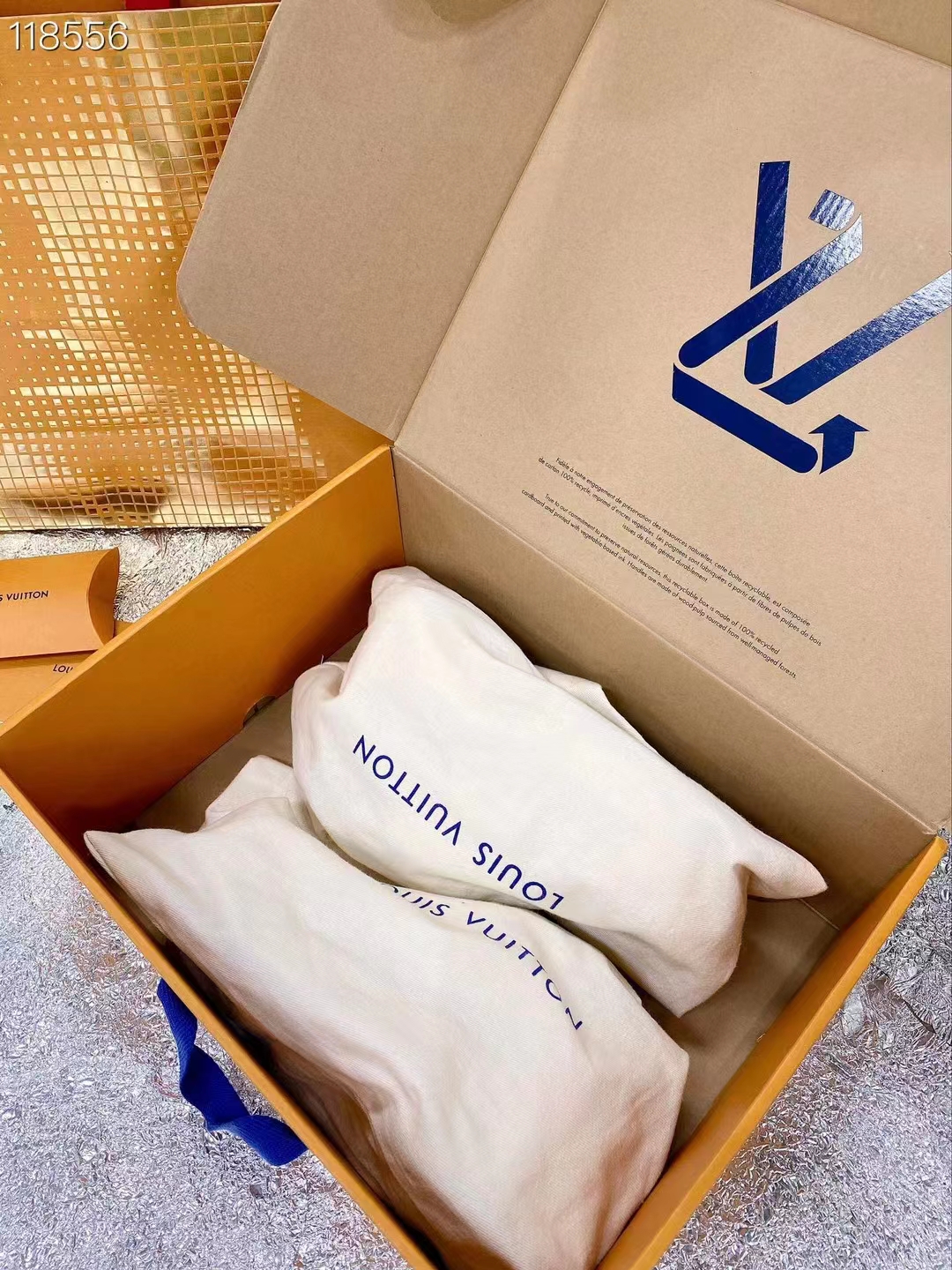 Louis Vuitton LV Unisex Run 55 Sneaker Grey Mix Materials Lifted Rubber Outsole (1)