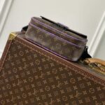 Louis Vuitton LV Unisex S Lock Sling Bag Purple Monogram Macassar Coated Canvas – Bild 5