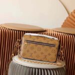 Louis Vuitton LV Women Pochette Métis Bag Brown Monogram Reverse Coated Canvas - Imagen 3