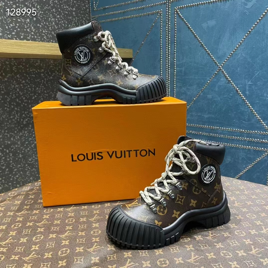 Louis Vuitton® Ruby Flat Ranger Cacao. Size 36.5