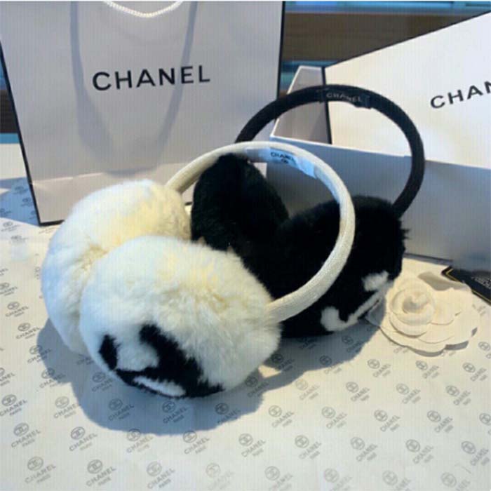 Chanel CC Women Earmuffs Winter Sports Ear Protectors White Black Wool (1)