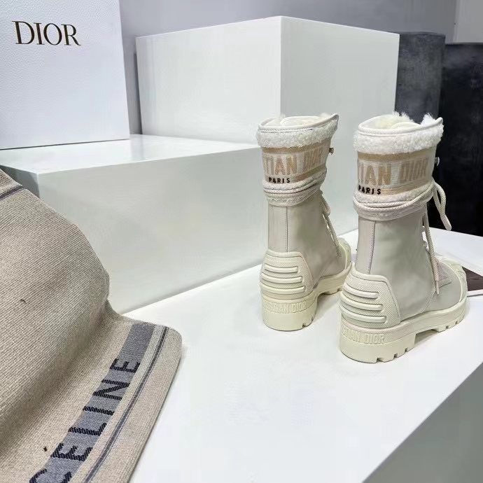 Dior Women CD D-Major Ankle Boot White Calfskin Lambskin Wool (6)