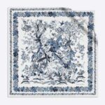 Dior Women CD Dior Jardin D'Hiver 90 Pañuelo cuadrado de sarga de seda azul marfil