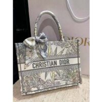 Dior Women CD Large Book Tote White Multicolor Rêve D’Infini Embroidery (10)