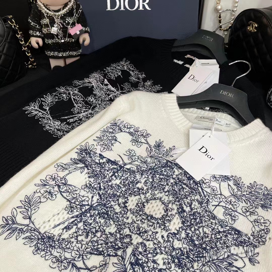 Dior Women CD Sweater Ecru Cashmere Knit Blue Dior Sevilla Star Motif (7)