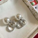Dior Women Tribales Earrings Silver-Finish Metal with White Resin Pearls and Silver-Tone Crystals - Bild 7