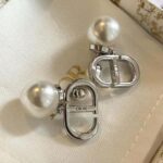 Dior Women Tribales Earrings Silver-Finish Metal with White Resin Pearls and Silver-Tone Crystals - Bild 6