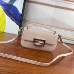 Fendi Women FF Baguette Phone Pouch Pink Silk Pouch - Imagen 2