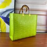 Fendi Women FF Sunshine Medium Acid Green Leather Shopper - Imagen 4