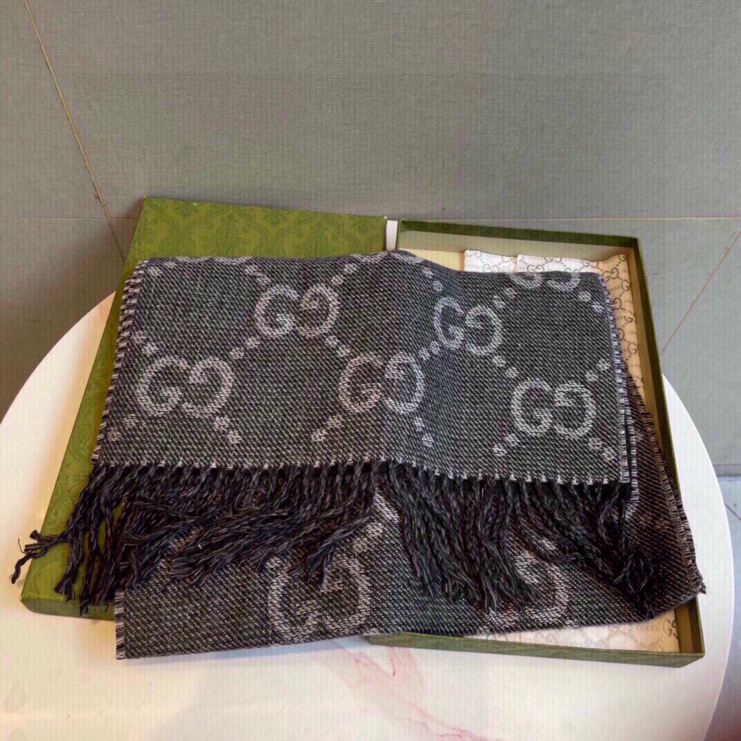 Gucci Unisex GG Jcquard Pattern Knit Scarf Tassels Grey Wool Light Grey GG (7)