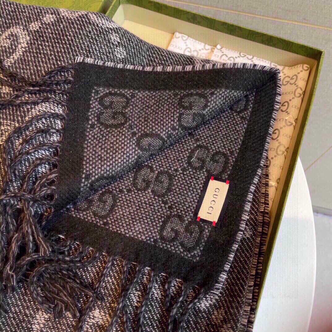 Gucci Unisex GG Jcquard Pattern Knit Scarf Tassels Grey Wool Light Grey GG (8)