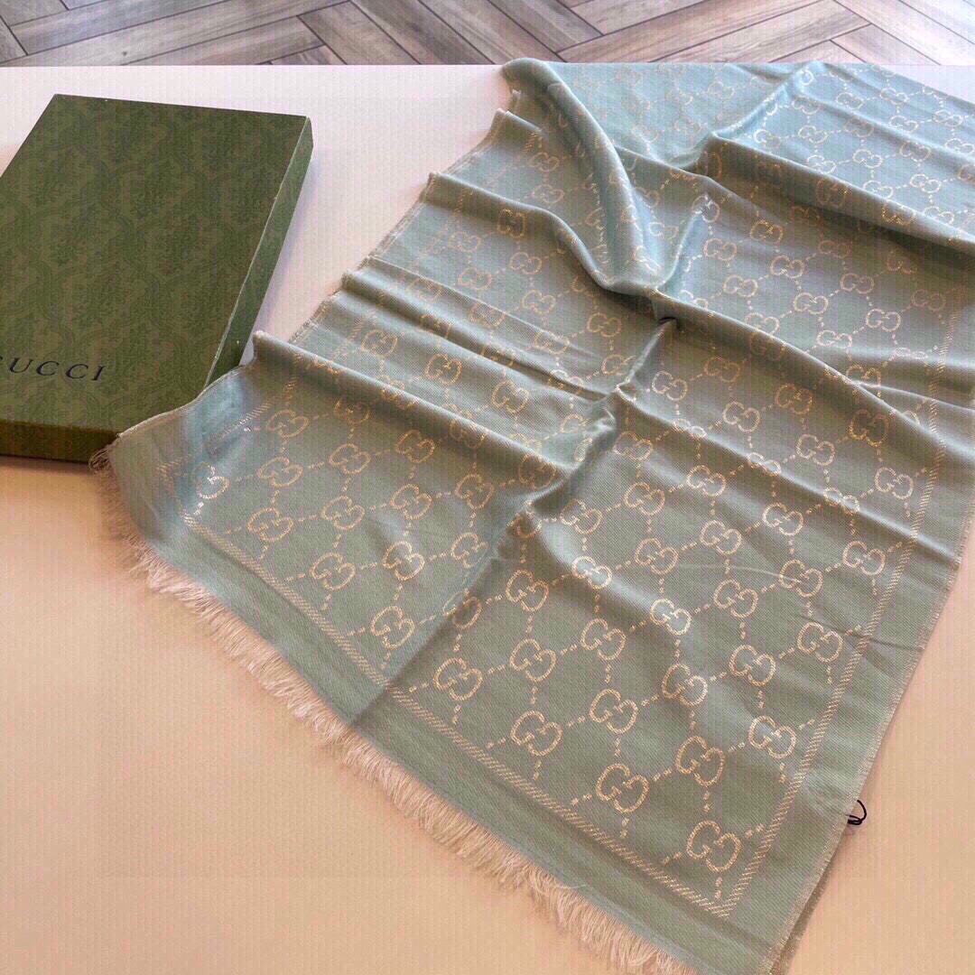 Gucci Unisex GG Wool Scarf Beige Mini GG Wool Turquoise Tassel Detail (1)