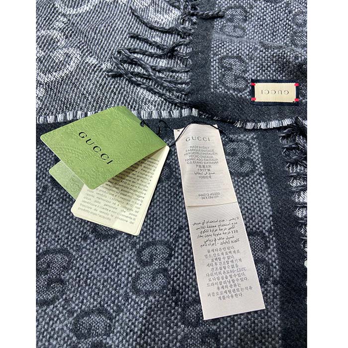 Gucci Unisex Original GG Jacquard Knit Scarf Tassels Grey Wool Light Grey (7)