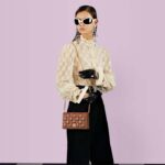 Gucci Women GG Matelassé Chain Wallet Brown Leather Double G Chain Strap - immagine 10