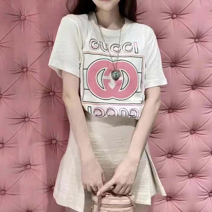 Gucci Women GG Vintage Logo Print T-Shirt Off White Cotton Jersey Crewneck