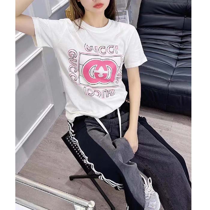 Gucci Women GG Vintage Logo Print T-Shirt Off White Cotton Jersey Crewneck