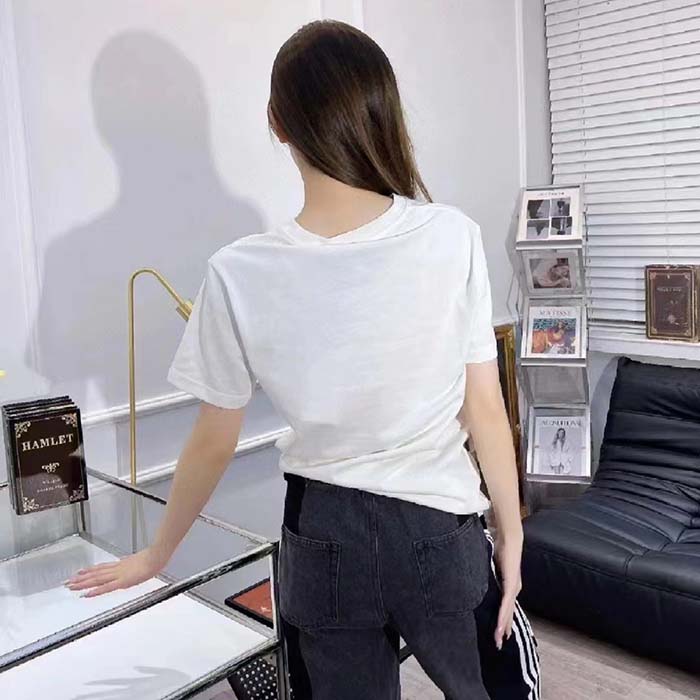 Gucci Women GG Vintage Logo Print T-Shirt Off White Cotton Jersey Crewneck