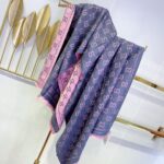 Gucci Women GG Wool Scarf Graphite Pink GG Fringe Edges - immagine 4