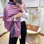 Gucci Women GG Wool Scarf Graphite Pink GG Fringe Edges - immagine 8