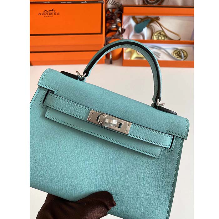 Hermès Mini Kelly 20 Menthe Chèvre With Silver Hardware - AG Concierge Fzco