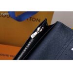 Louis Vuitton LV Unisex Brazza Wallet Taïga Leather Discreetly Stamped LV Initials - Imagen 10