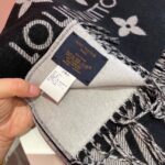 Louis Vuitton LV Unisex Essential Scarf Black Wool Contrasting Monogram Motif Signature - immagine 6